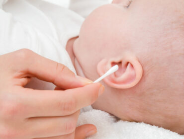 čišćenje ušiju bebe