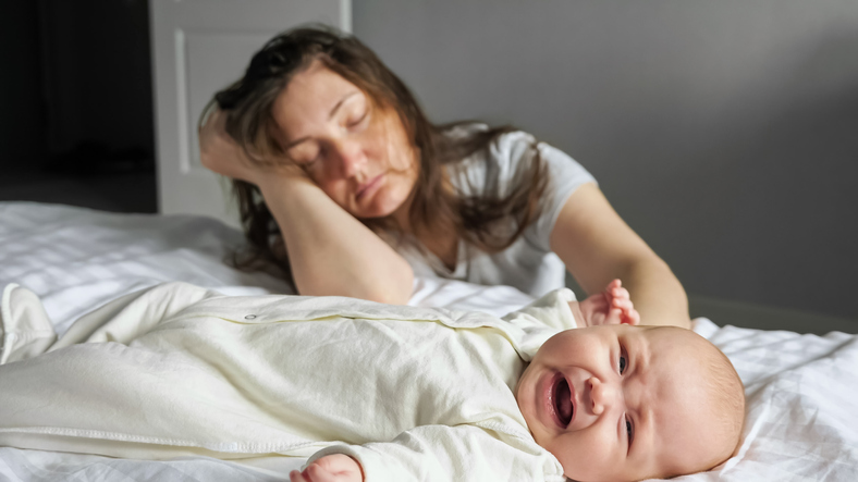 zašto beba plače u snu