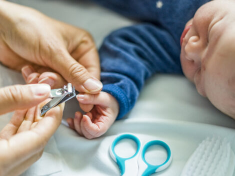 kako seći nokte bebi